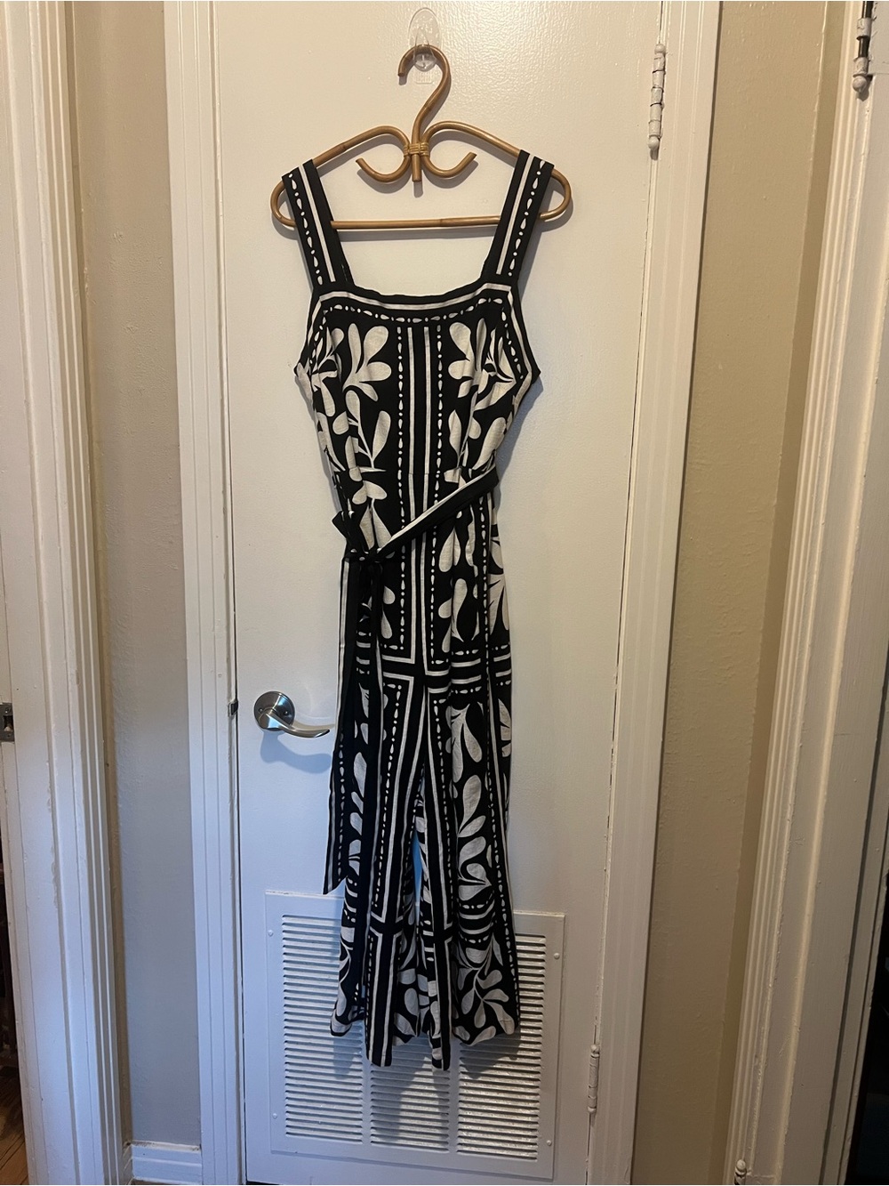 City Chic Black & White Leaf Print Wide-Leg Jumpsuit - Picture 5 of 5